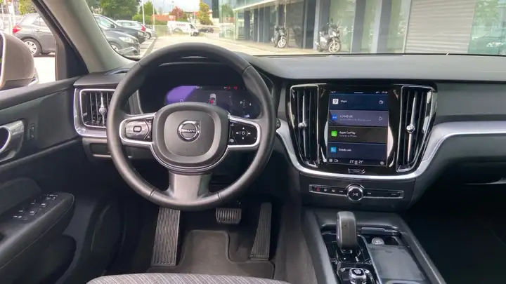 Volvo S60 2023, foto 13