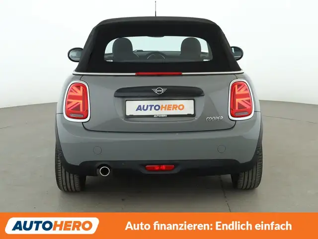 MINI Convertible view 5
