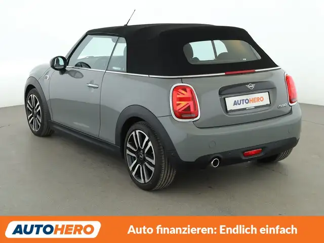 MINI Convertible view 4