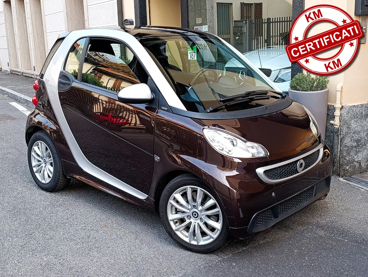 smart forTwo 1.0 mhd Passion 71cv FL SERVOSTERZO choccolate met Bruin - 1