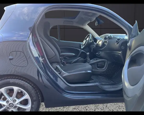 Smart Fortwo view 16