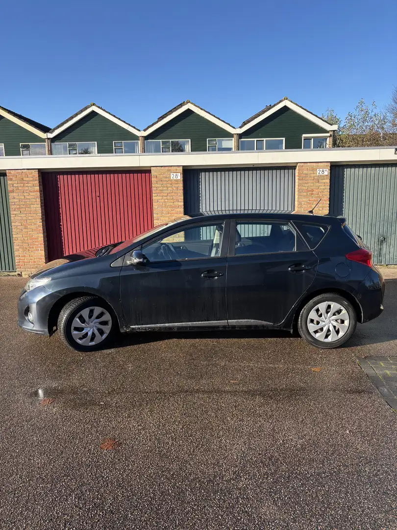 Toyota Auris 1.6 Aspiration Grijs - 2