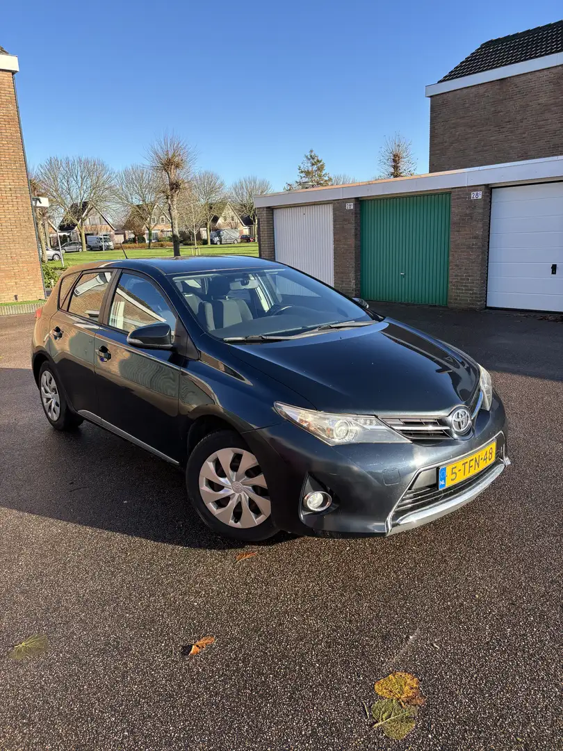 Toyota Auris 1.6 Aspiration Grijs - 1