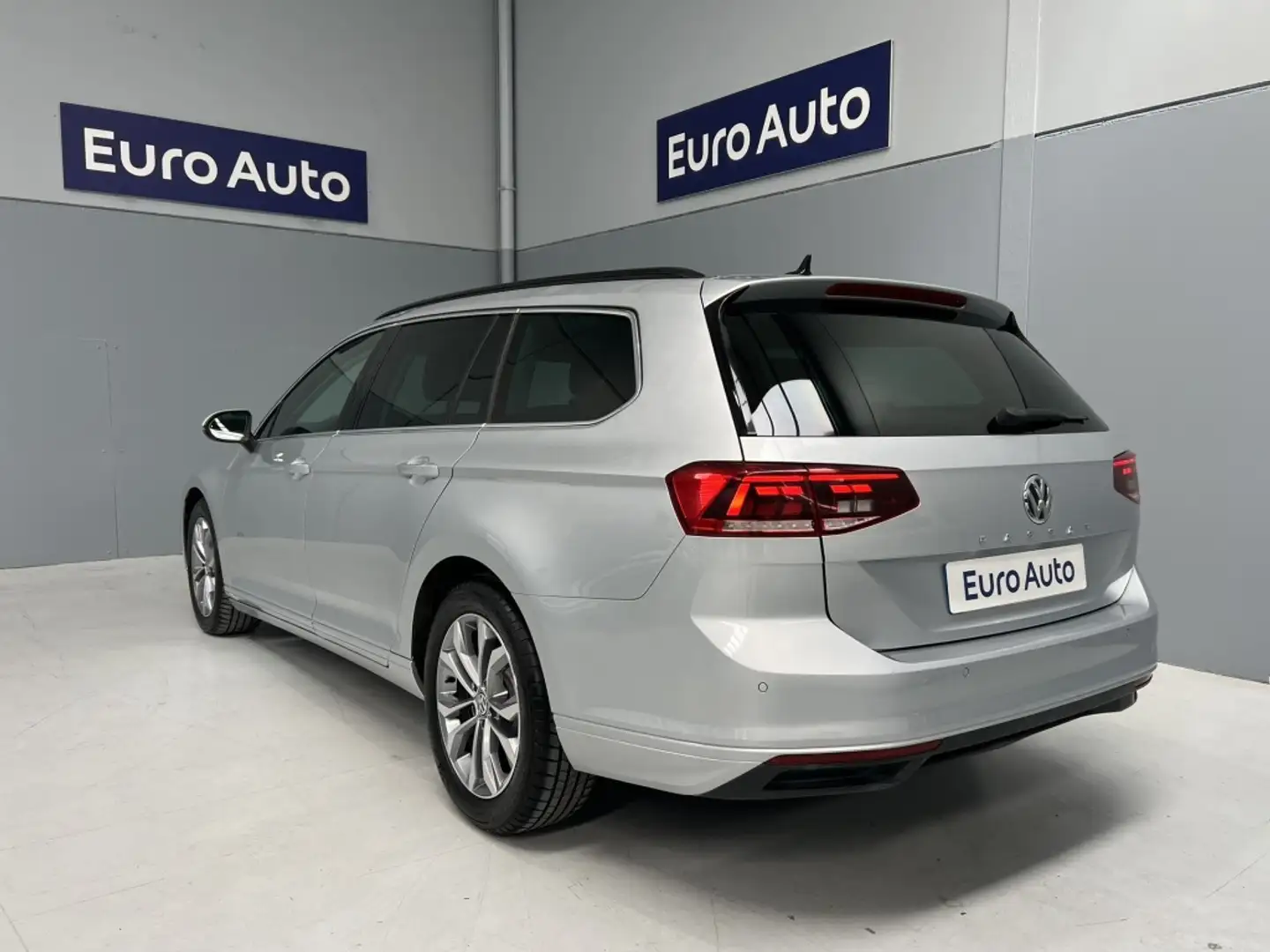 Volkswagen Passat Variant 2.0TDI EVO Executive 110kW Gris - 2