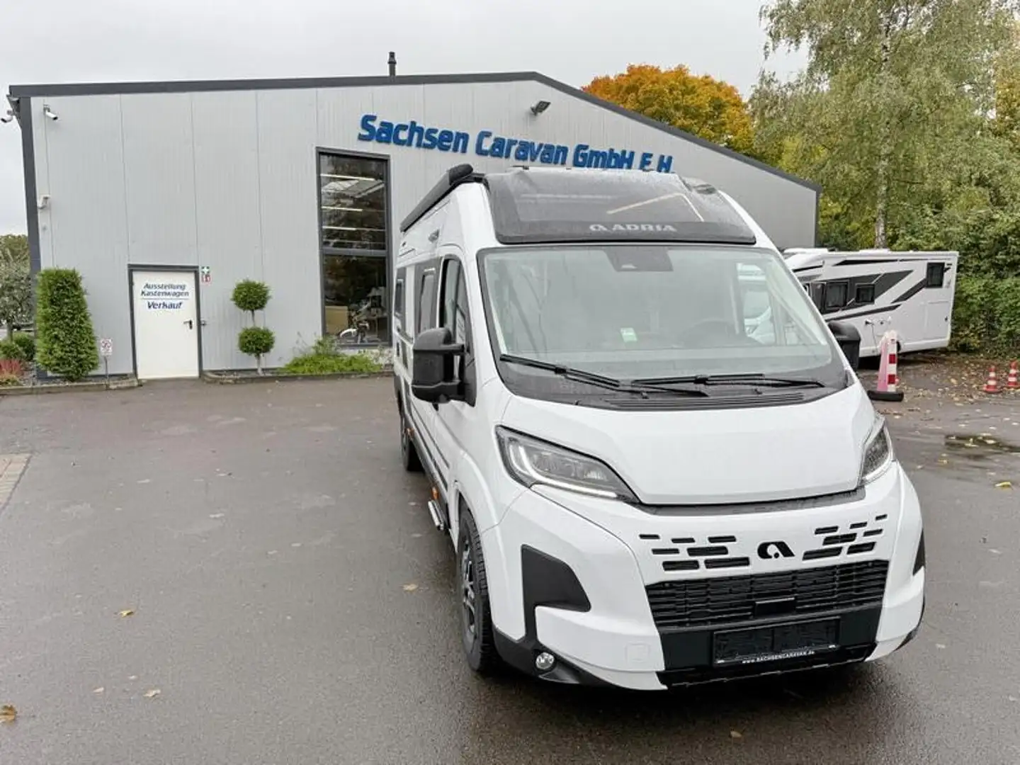 Adria Twin Edition 640 SLB Zuziehhilfe Weiß - 1