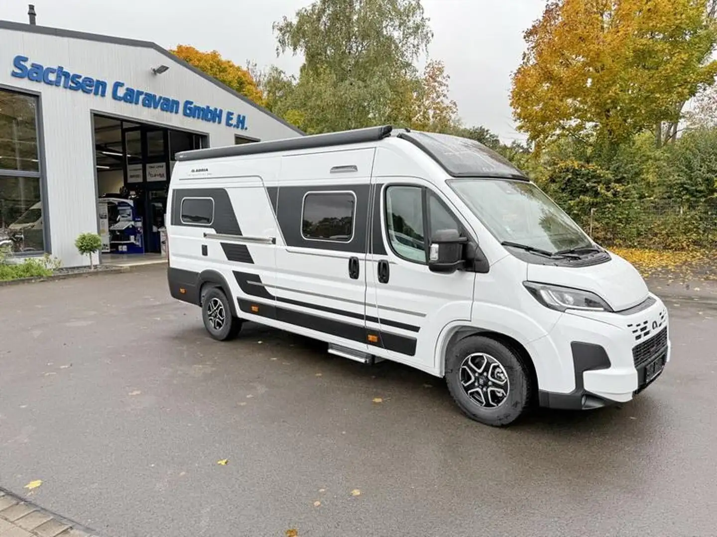 Adria Twin Edition 640 SLB Zuziehhilfe Weiß - 2