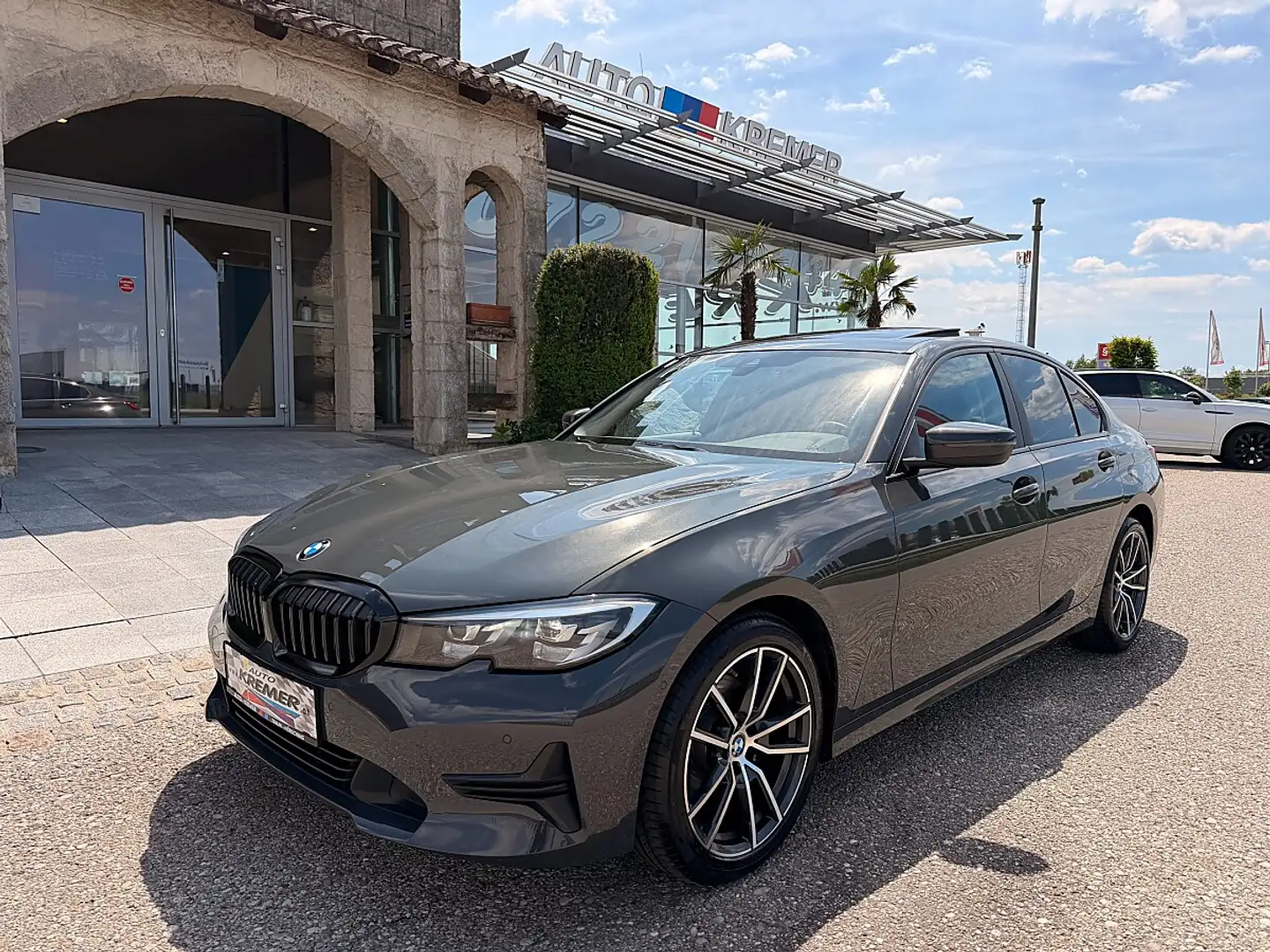 BMW 320 d xDrive Aut./SHD/RFK/SHZ/NAVI/TEMPOMAT/DRAVITG... Grau - 2