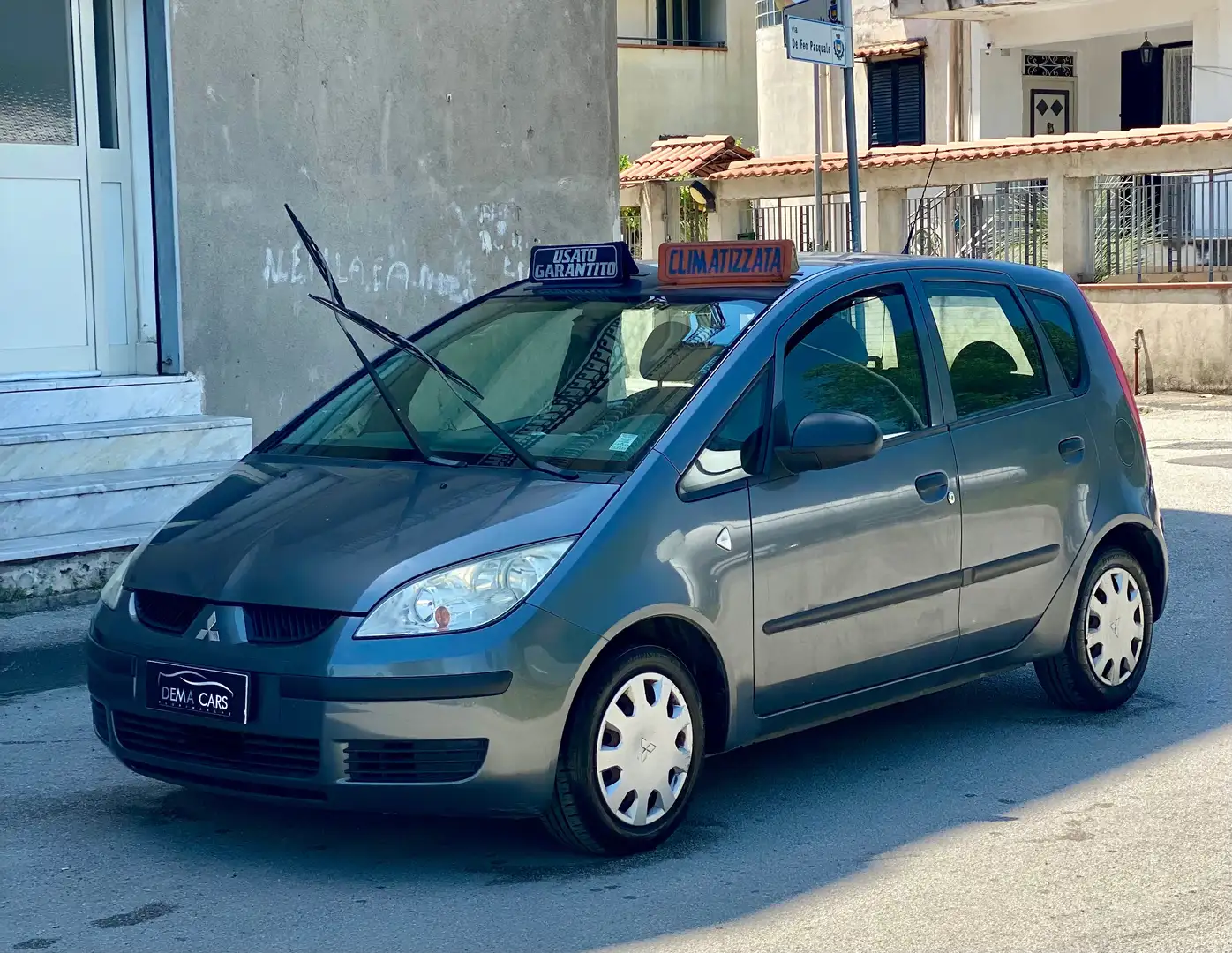 Mitsubishi Colt Colt 5p 1.1 clima Gris - 1