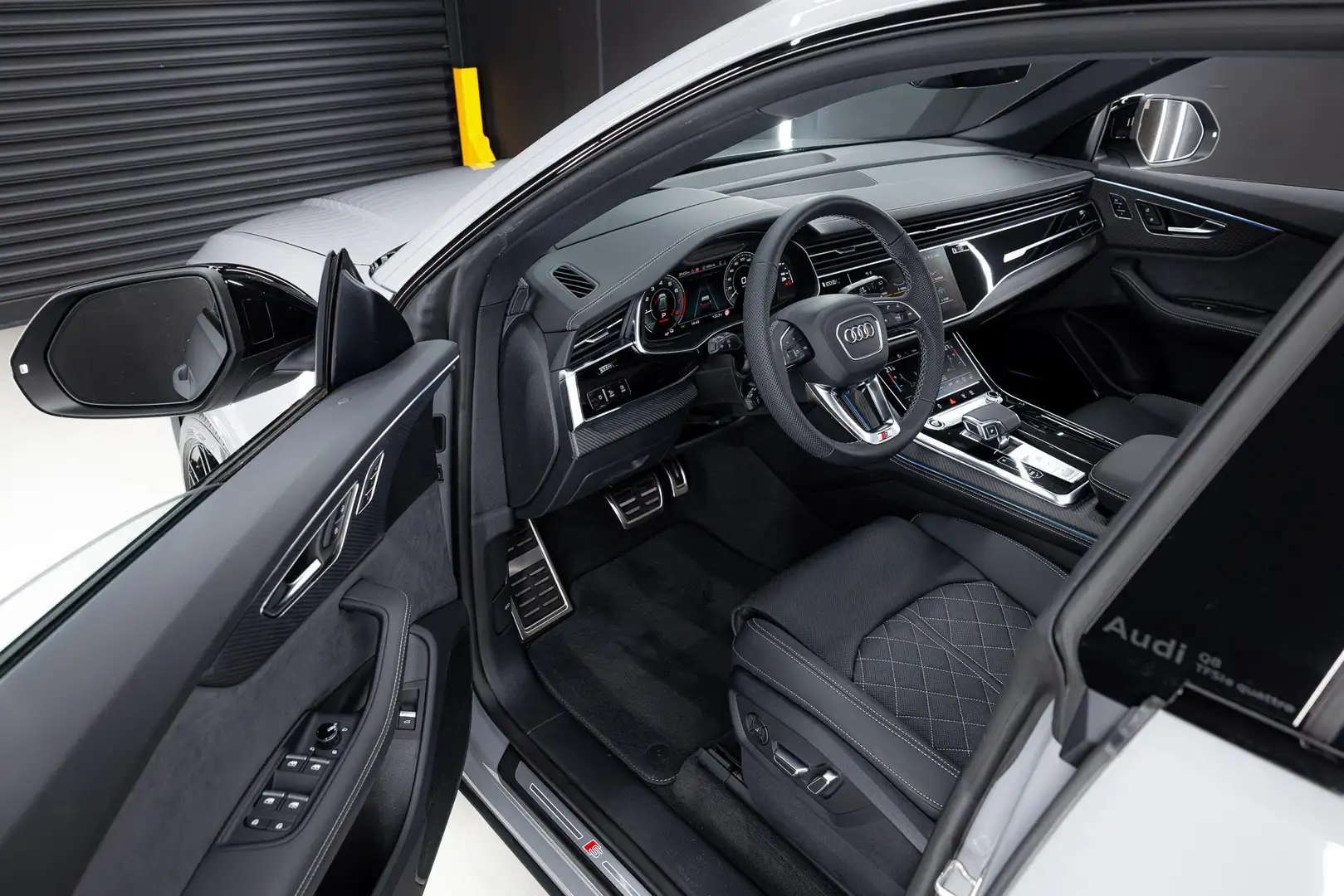 Audi Q8 60 TFSI e quattro Pro Line S Competition Nardo Gre Grau - 2