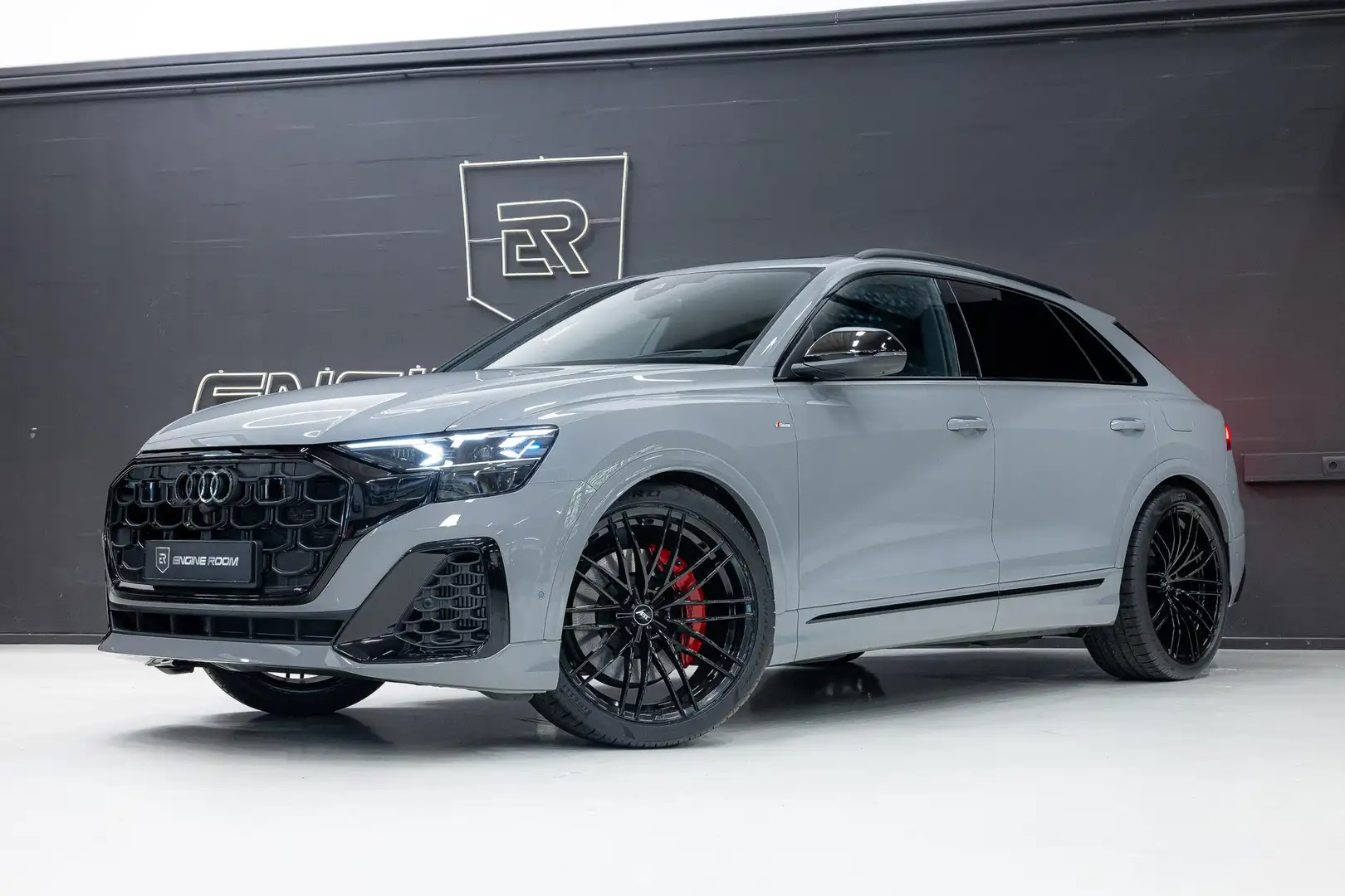 Audi Q8 60 TFSI e quattro Pro Line S Competition Nardo Gre Grau - 1