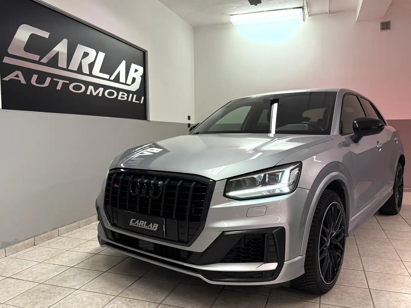 Audi SQ2 2.0 tfsi Sport Attitude quattro s-tronic PERFETTA Plateado - 1