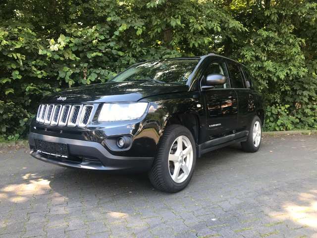 Imagine Jeep Compass Sport 4x2 Sehr gepflegt