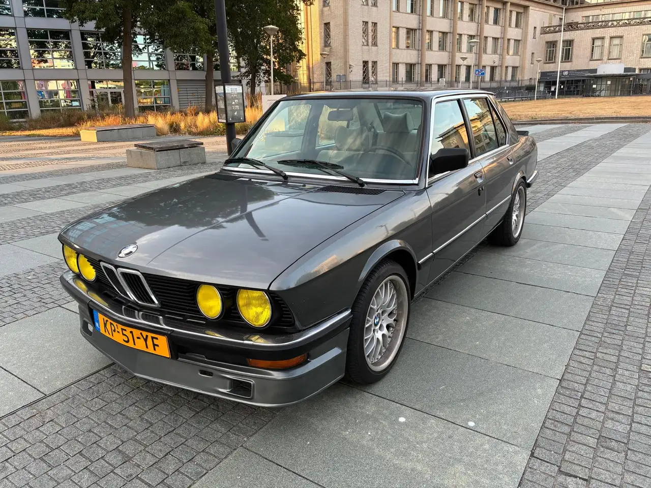 BMW 525 E28 525i 6 cilinders bj 1984, foto 6