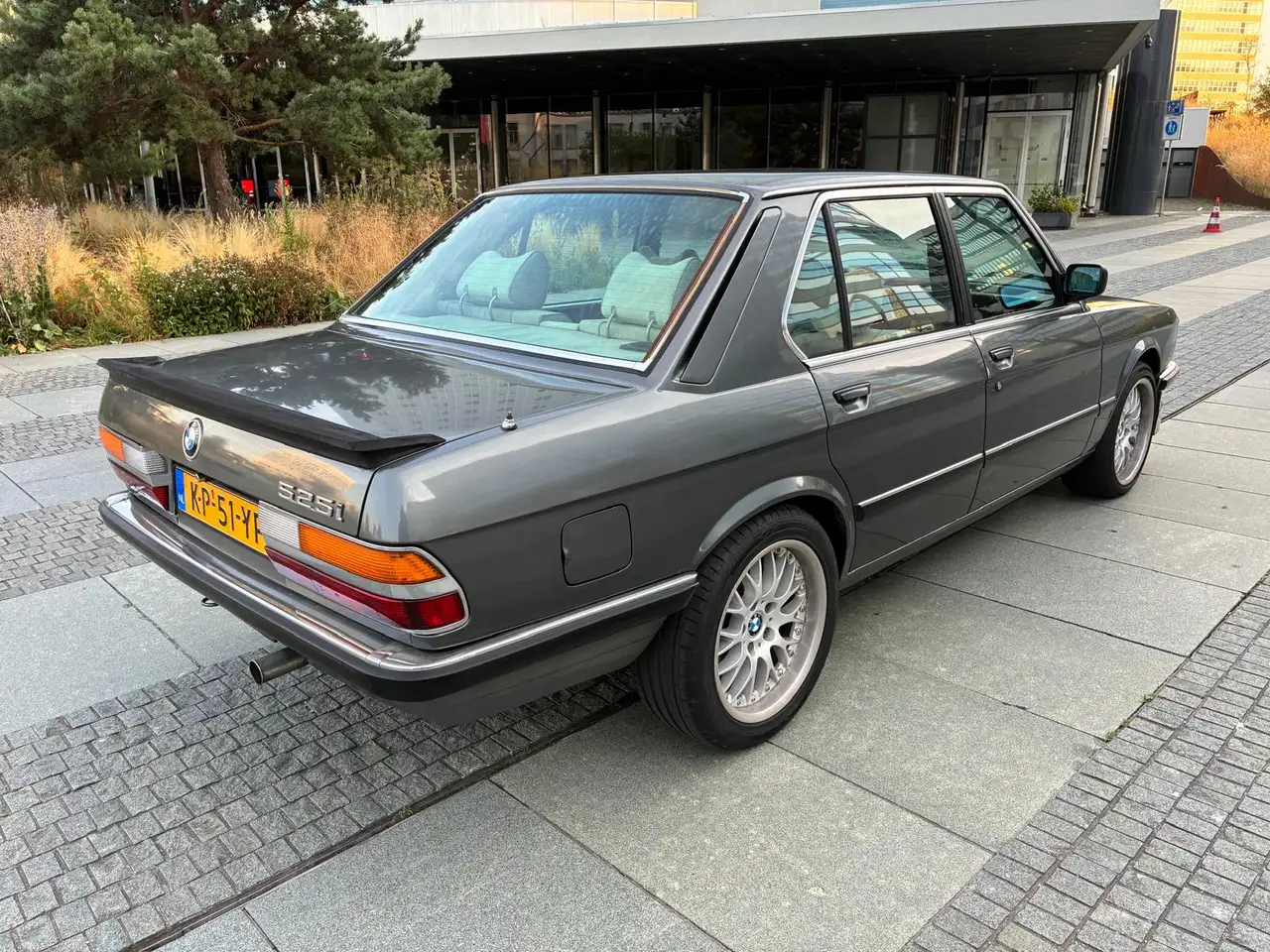 BMW 525 E28 525i 6 cilinders bj 1984, foto 10