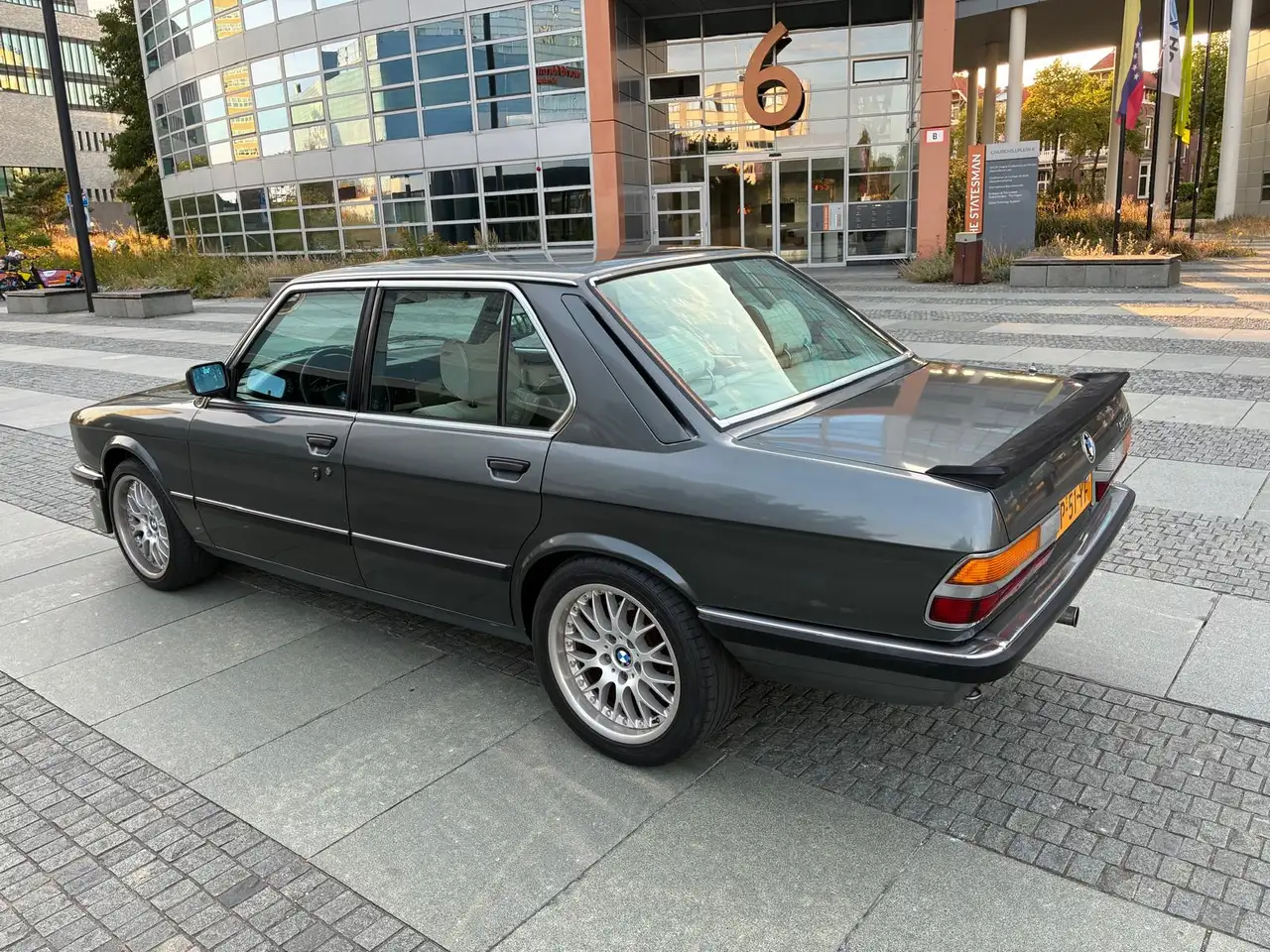 BMW 525 E28 525i 6 cilinders bj 1984, foto 7