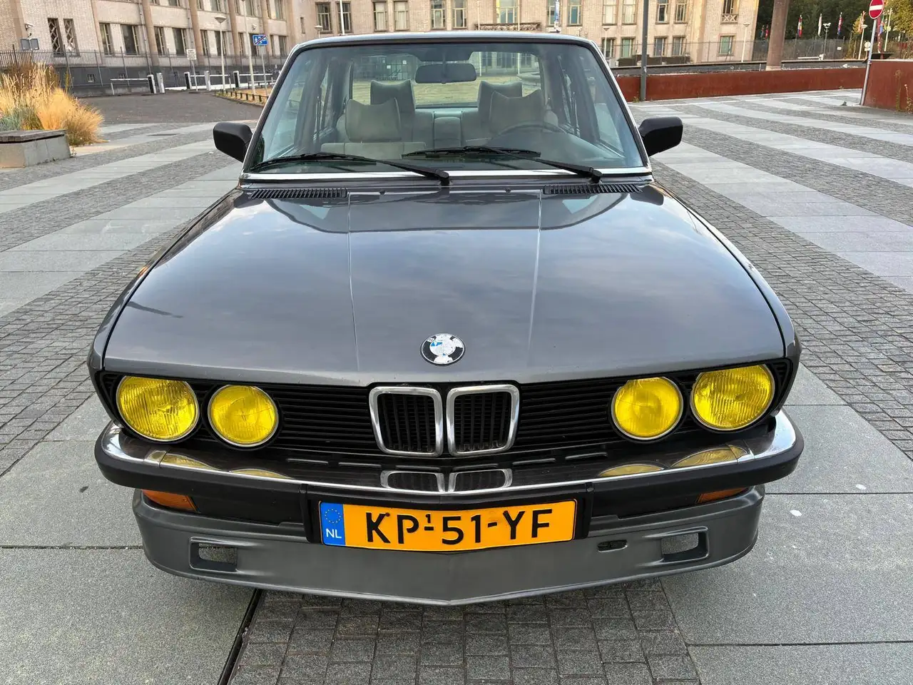 BMW 525 E28 525i 6 cilinders bj 1984, foto 5