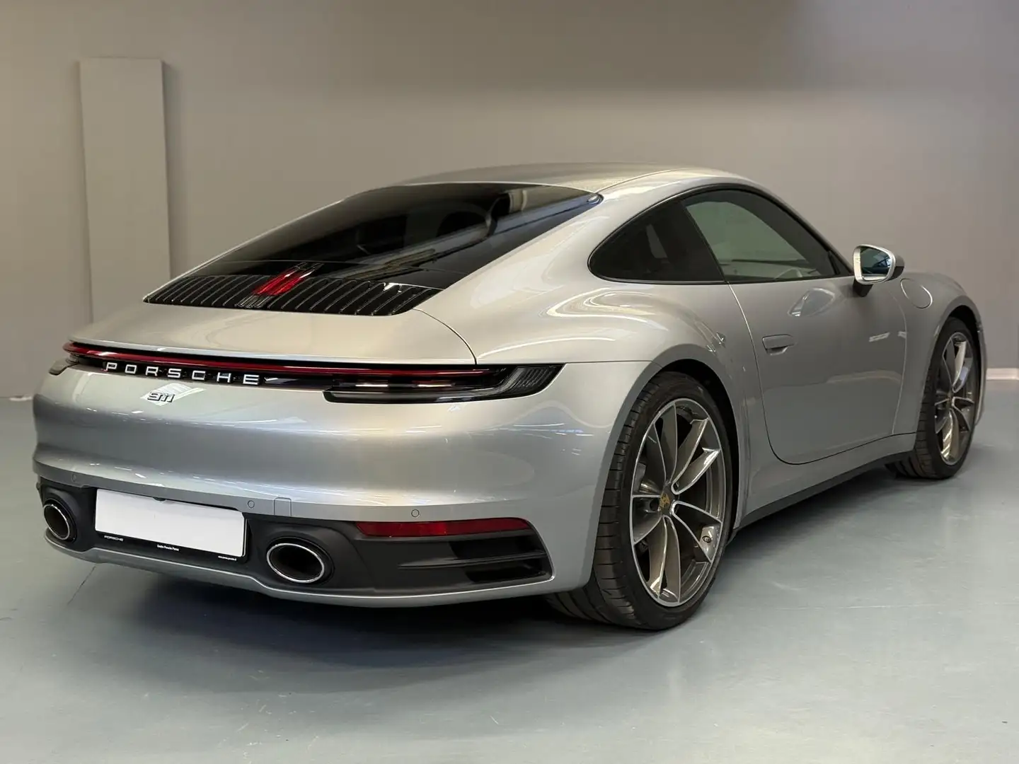 Porsche 911 992 Carrera Coupé Silber - 2