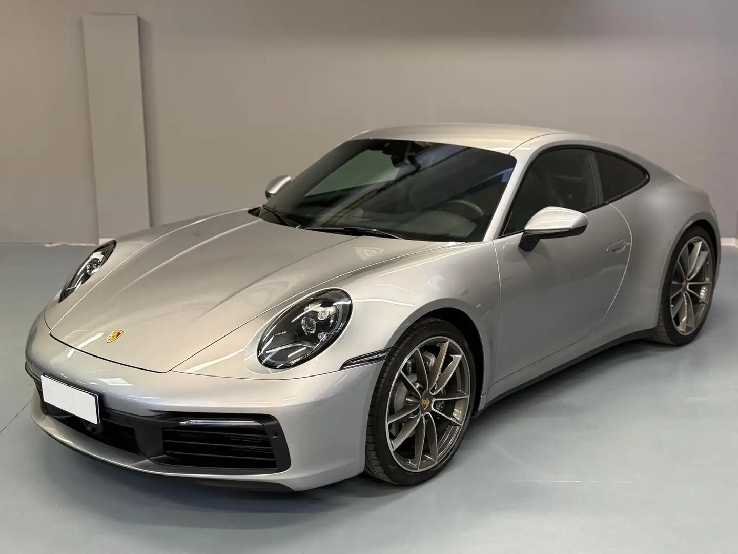 Porsche 911 992 Carrera Coupé Silber - 1