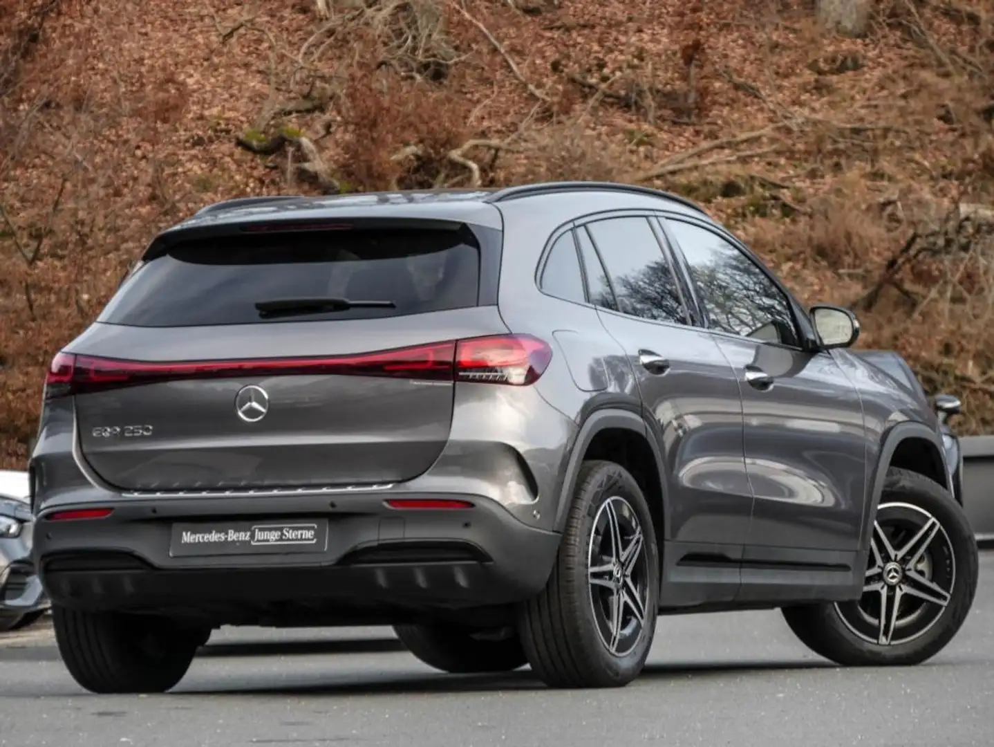 Mercedes-Benz EQA 250 AMG-Sport/Pano/360/Night/Ambi/Totw/Keyl Gris - 2