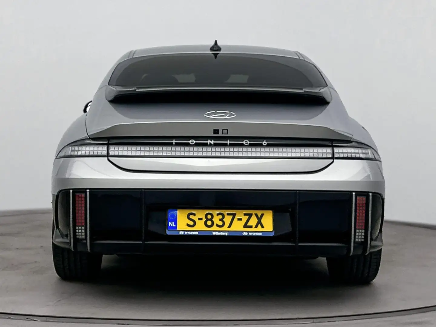 Hyundai IONIQ 6 CONNECT 53 kWh | OUTLETDEAL! | SOH 98% | CLIMA | C Gris - 2