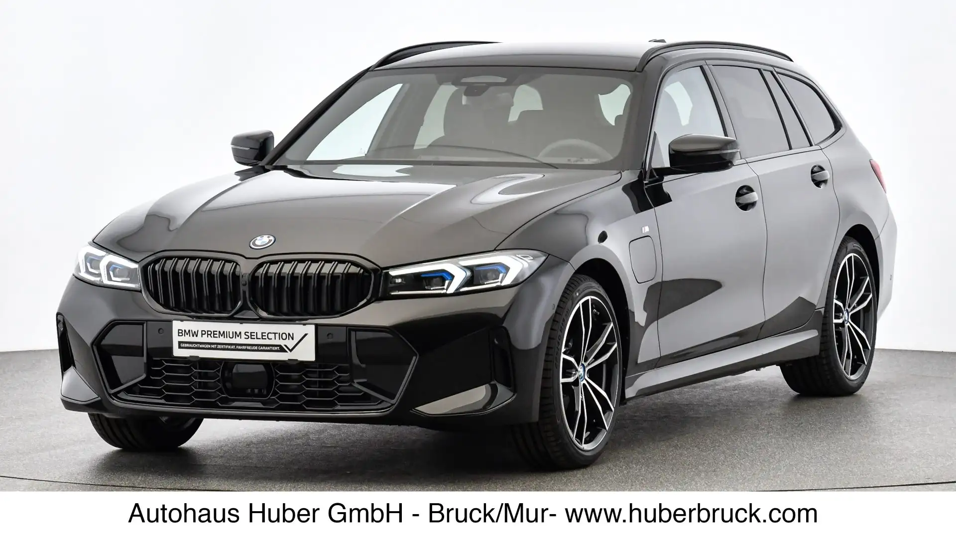 BMW 330 e xDrive Schwarz - 1