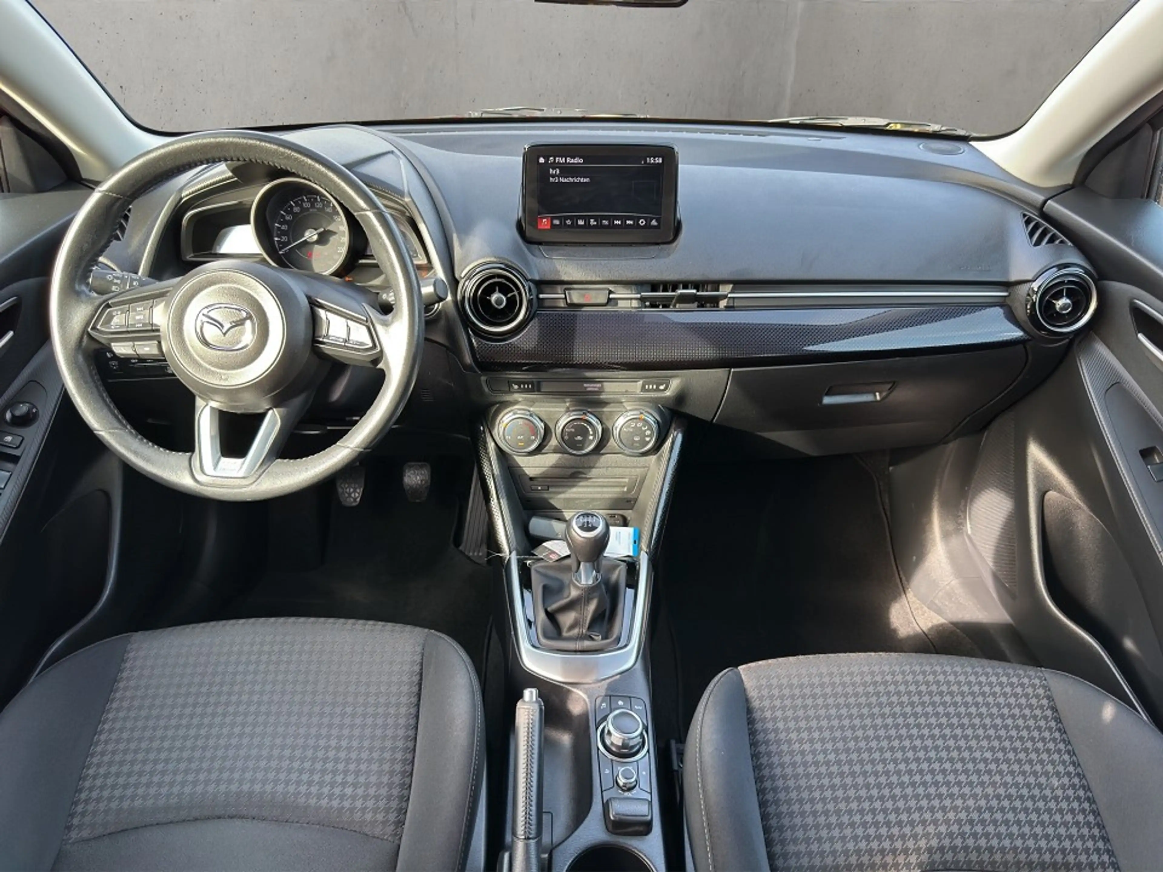 Mazda 2 KIZOKU ++Car-Play+Android-Auto++ — photo 13