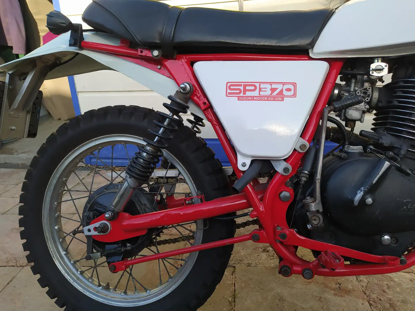 Suzuki SP 370 Wit - 2