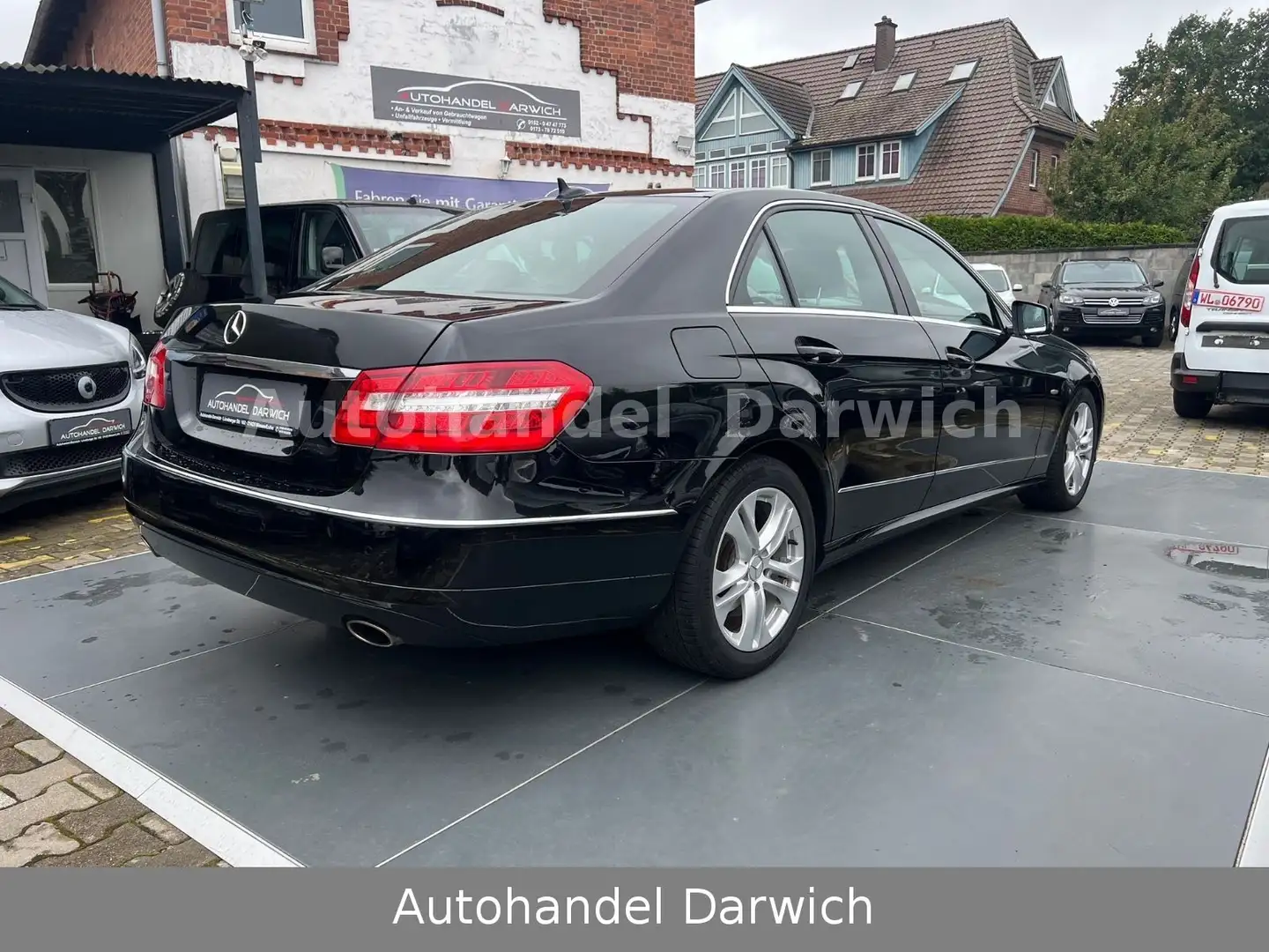 Mercedes-Benz E 350 Lim. BlueEfficiency 2.Hand S.Heft Top Schwarz - 2