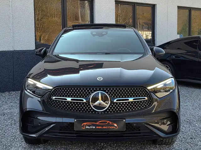 Mercedes-Benz GLC 200 view 3