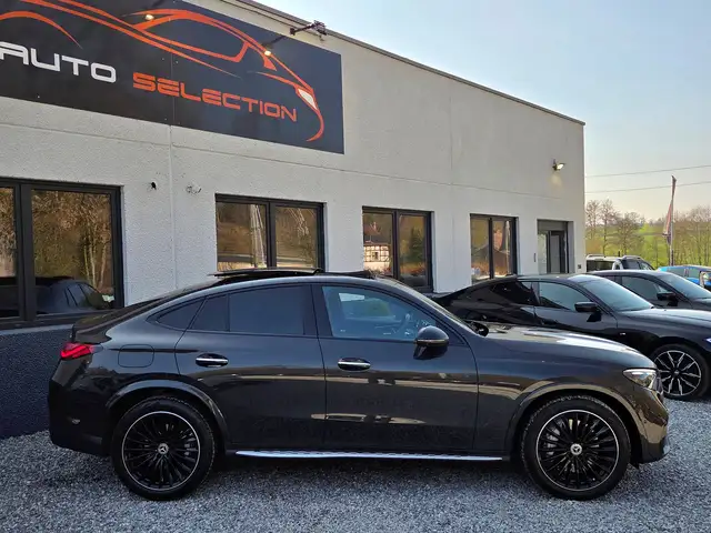 Mercedes-Benz GLC 200 view 5