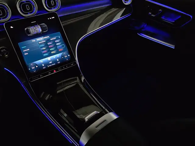 Mercedes-Benz GLC 200 view 11
