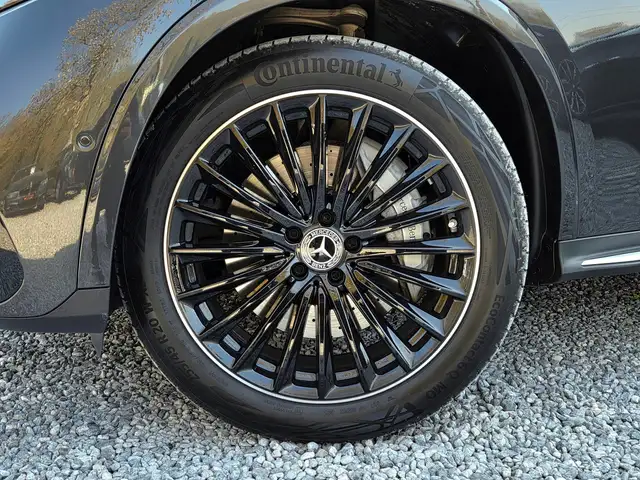 Mercedes-Benz GLC 200 view 6