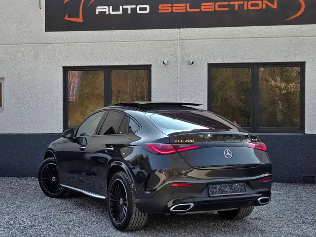 Mercedes-Benz GLC 200 view 2