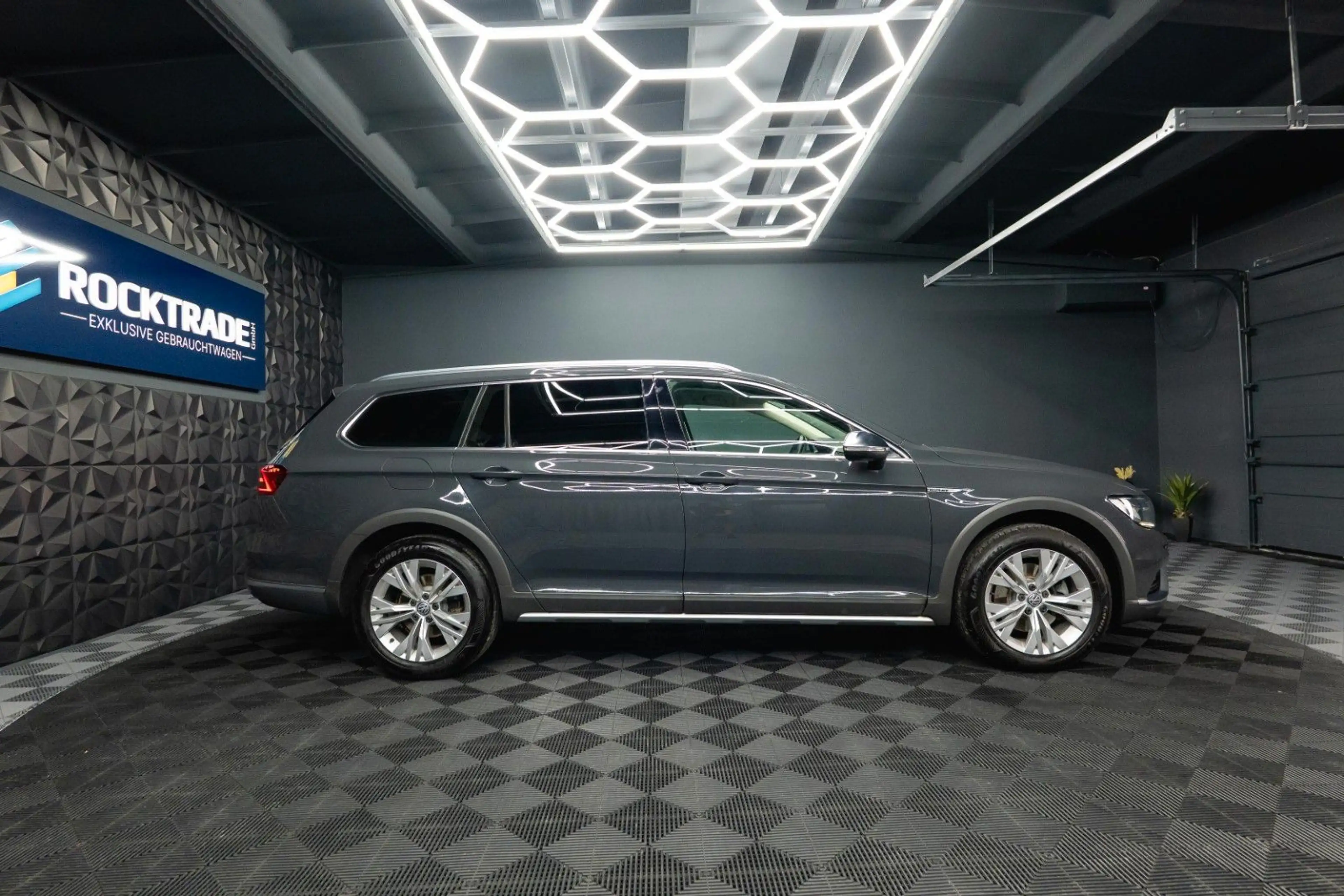 Volkswagen Passat Alltrack 4Motion | Massage | LED | ACC — photo 7