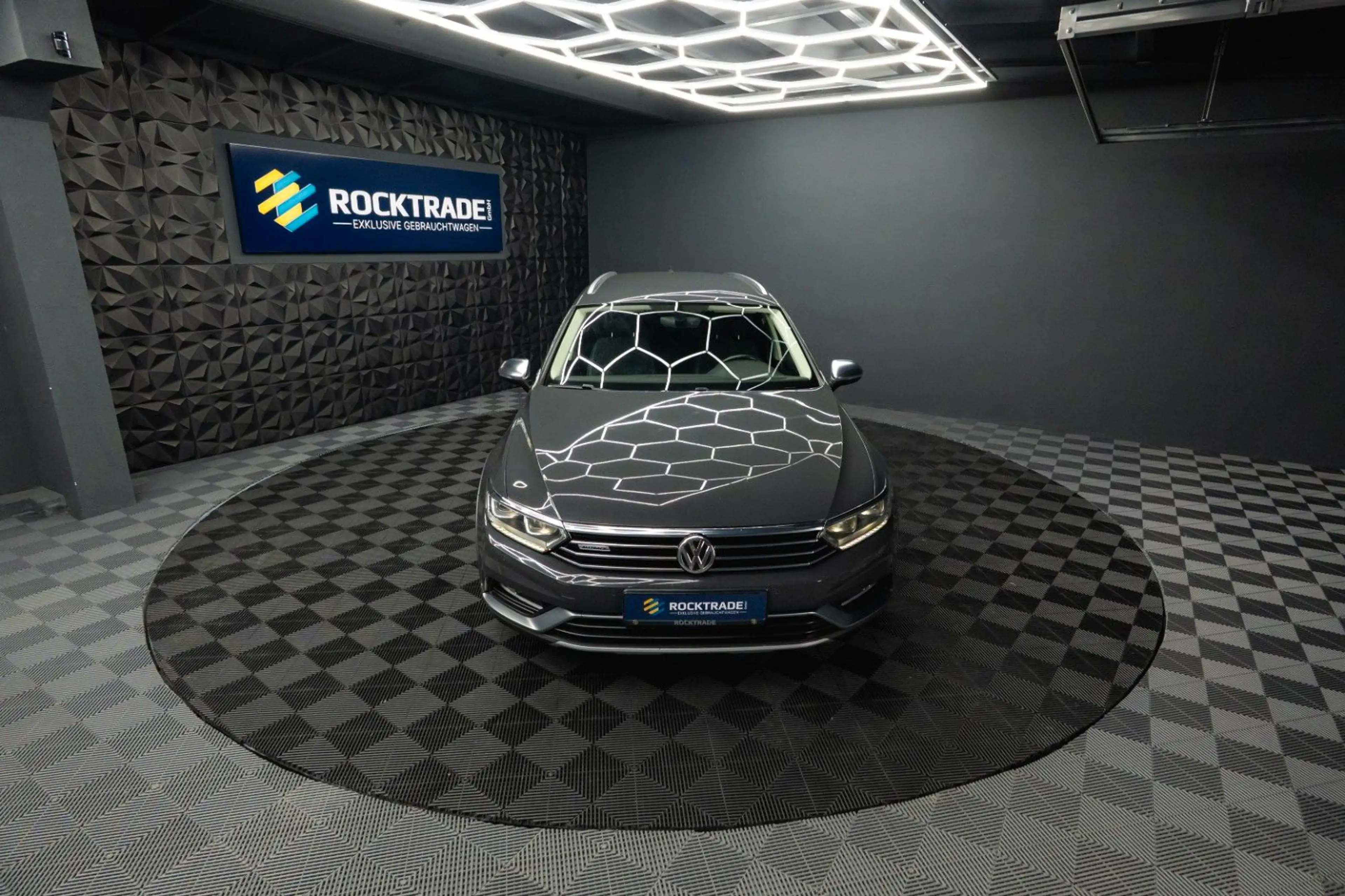 Volkswagen Passat Alltrack 4Motion | Massage | LED | ACC — photo 3