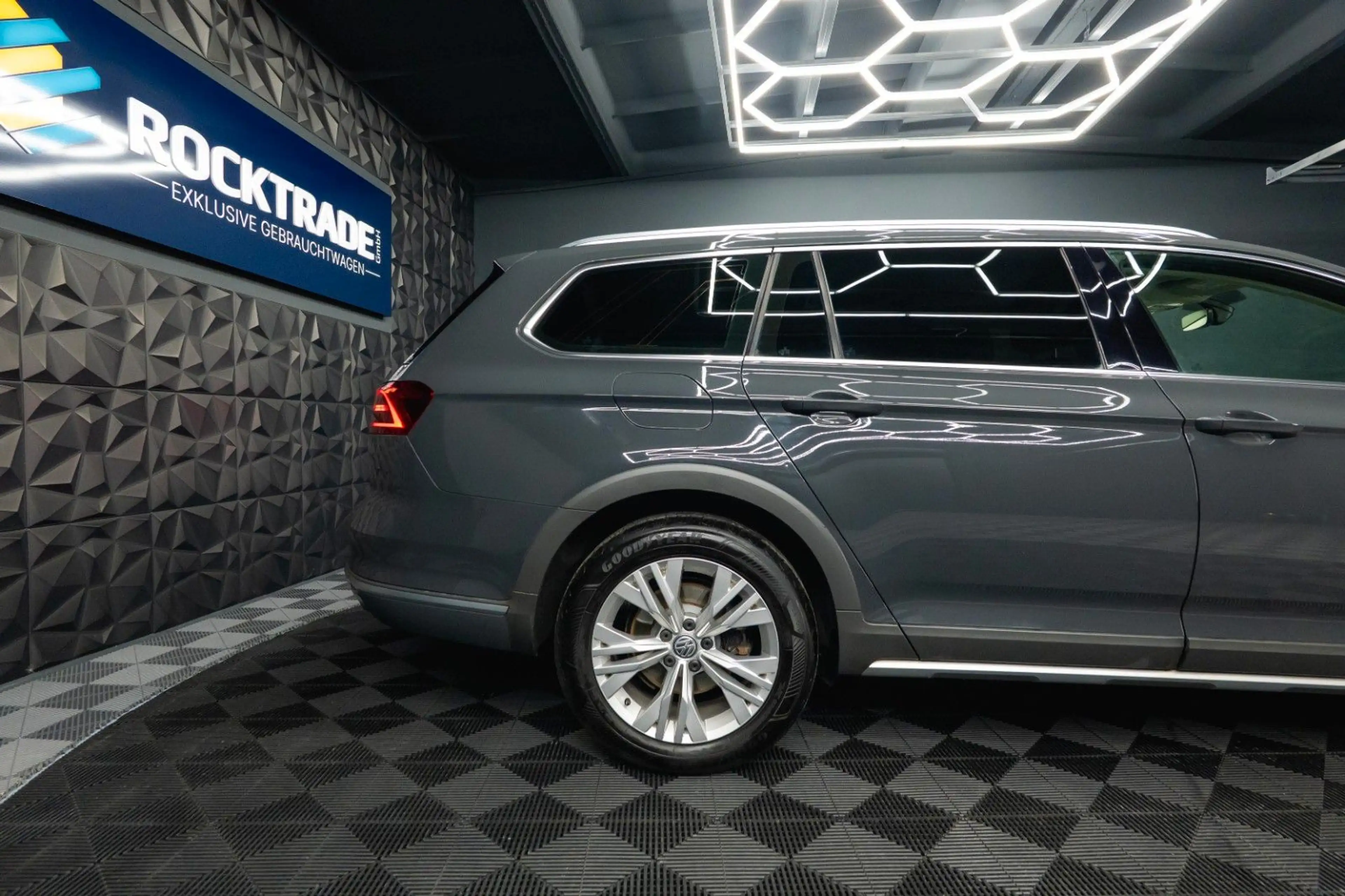 Volkswagen Passat Alltrack 4Motion | Massage | LED | ACC — photo 8