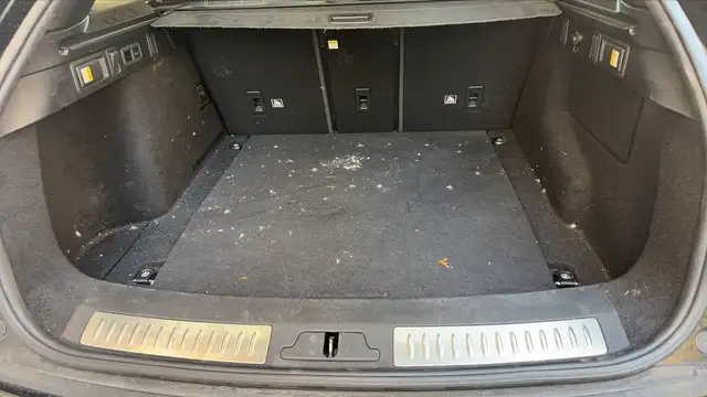 Land Rover Range Rover Velar view 14