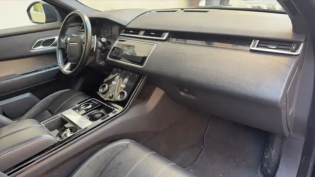 Land Rover Range Rover Velar view 10