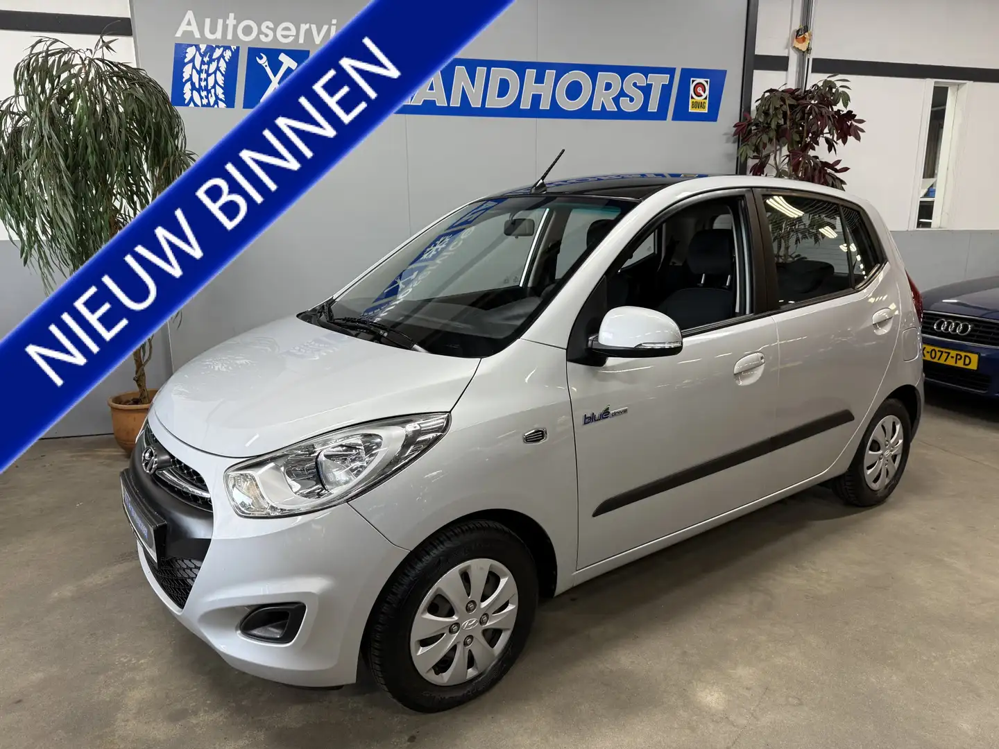 Hyundai i10 1.0 Black pack Grijs - 1