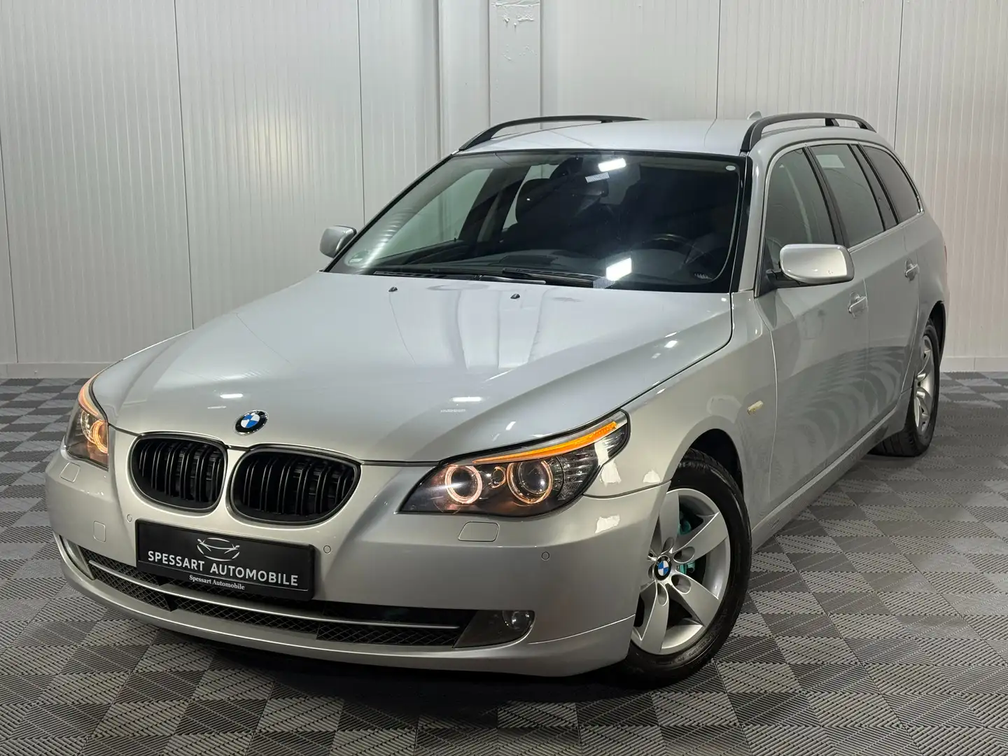 BMW 523 E61 LCI|3.HD|AUTOMATIK|XENON|FACELIFT|NAVI|SITZH. Grau - 1