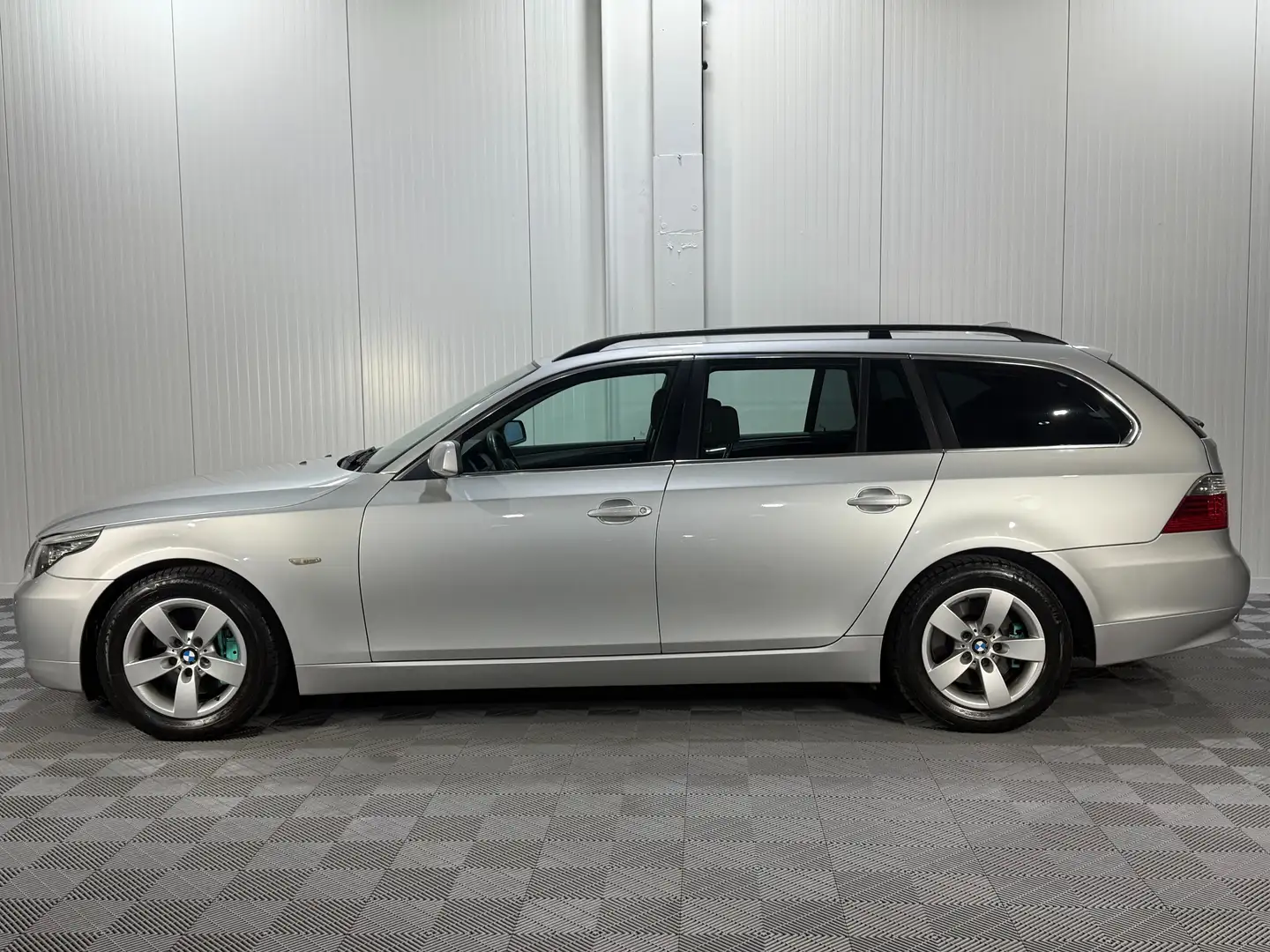 BMW 523 E61 LCI|3.HD|AUTOMATIK|XENON|FACELIFT|NAVI|SITZH. Grau - 2
