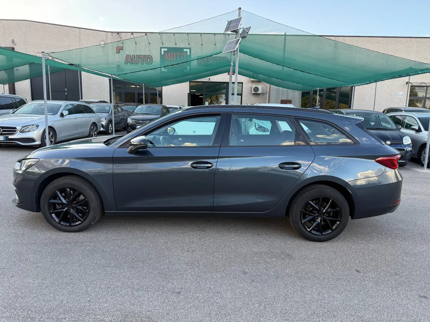 SEAT Leon Leon Sportstourer 2.0 TDI 150 CV DSG Business Grigio - 2