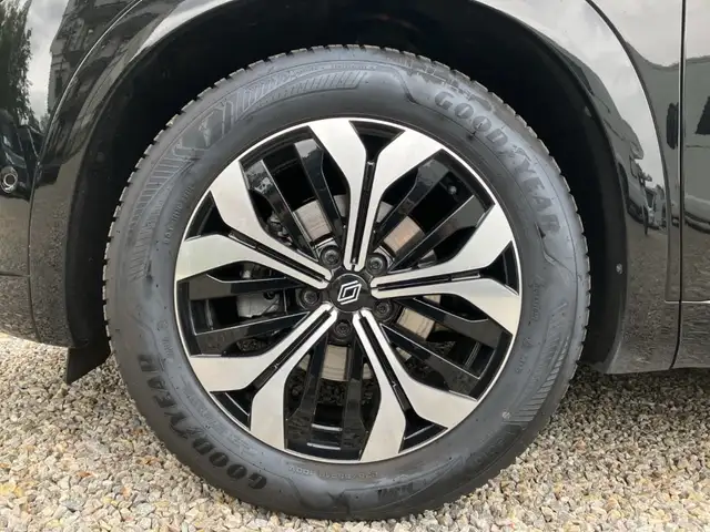 Renault Austral view 13
