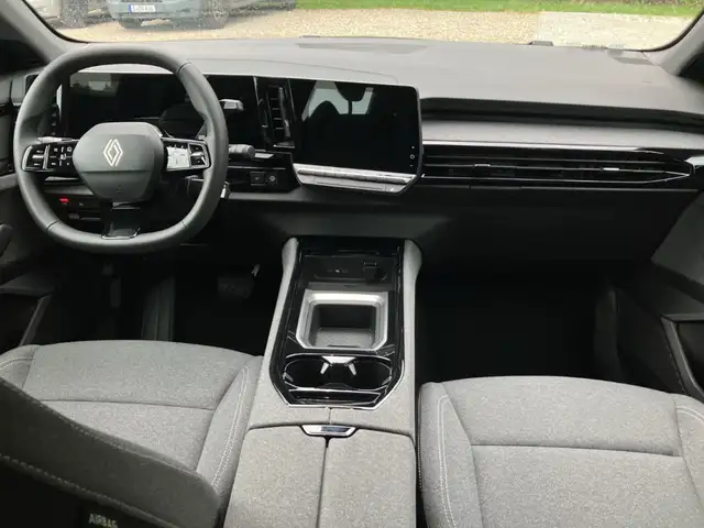 Renault Austral view 14