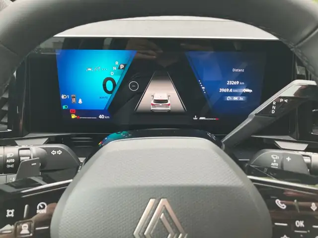 Renault Austral view 16
