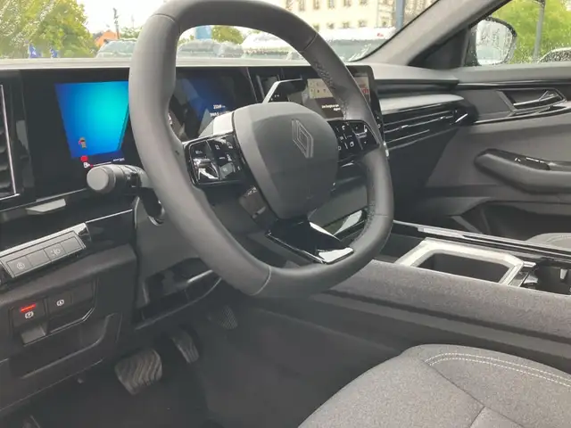 Renault Austral view 10