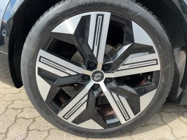 Renault Megane E-Tech view 15