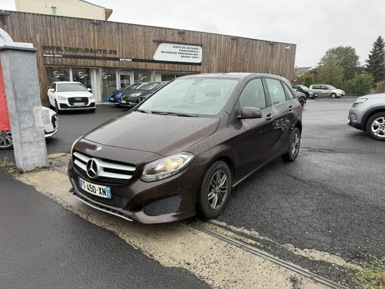 Mercedes-Benz B 180