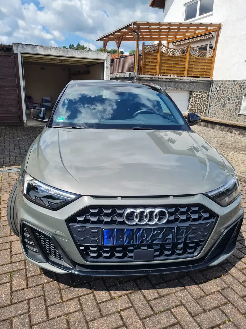 Audi A1 A1 Sportback / Citycarver 30 TFSI Sportback S line Grau - 2