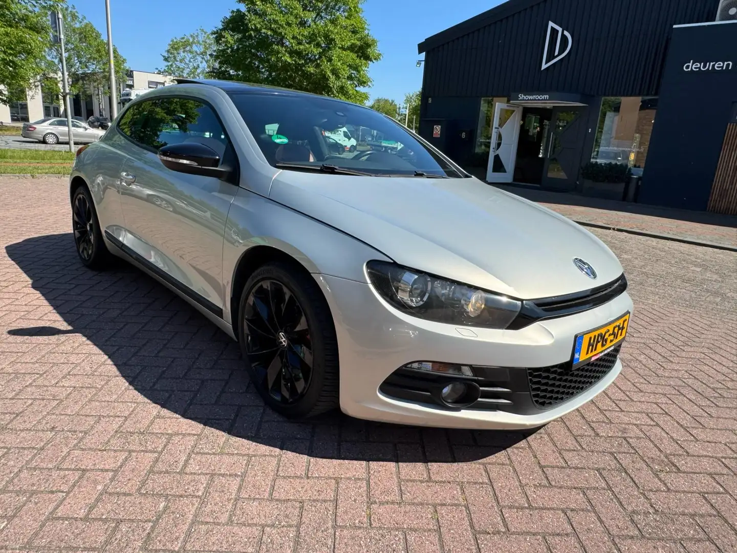 Volkswagen Scirocco 2.0 TSI Highline Plus Pano \ Automaat \ 250PK Grigio - 2